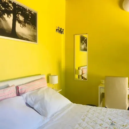 Sicilian Garden Apartment *